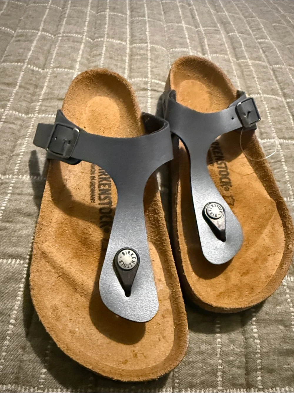 Birkenstock Gizeh Sandals in Metallic Steel gray new 38 - Picture 3 of 7